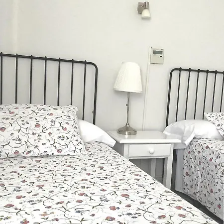 埃尔卡斯蒂洛旅馆 3* 阿雷纳斯德圣佩德罗